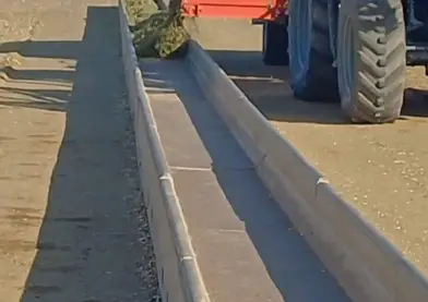 Comedero corrido de hormigón para ganado – Alta resistencia